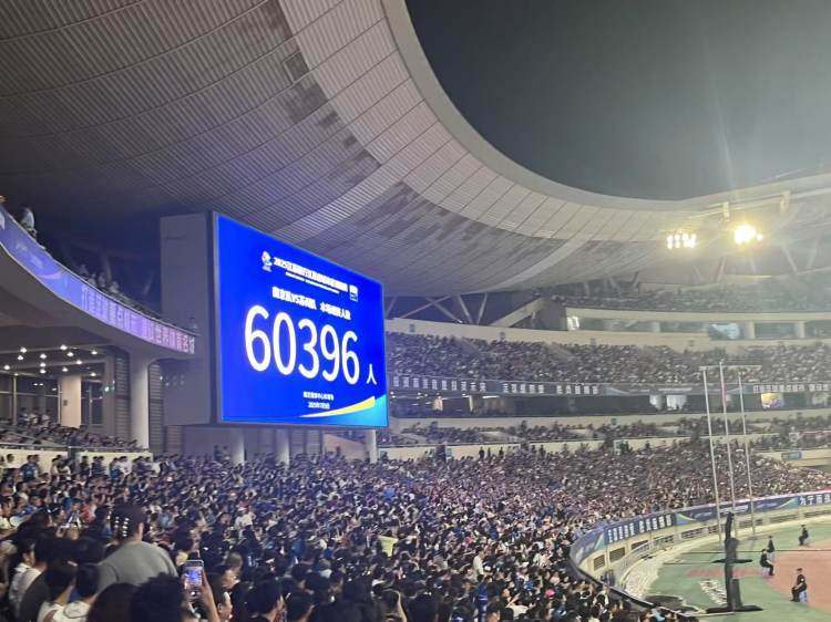 ayxsports-一场球赛带来27亿元消费 ，“苏超”踢出“体育+”新赛道