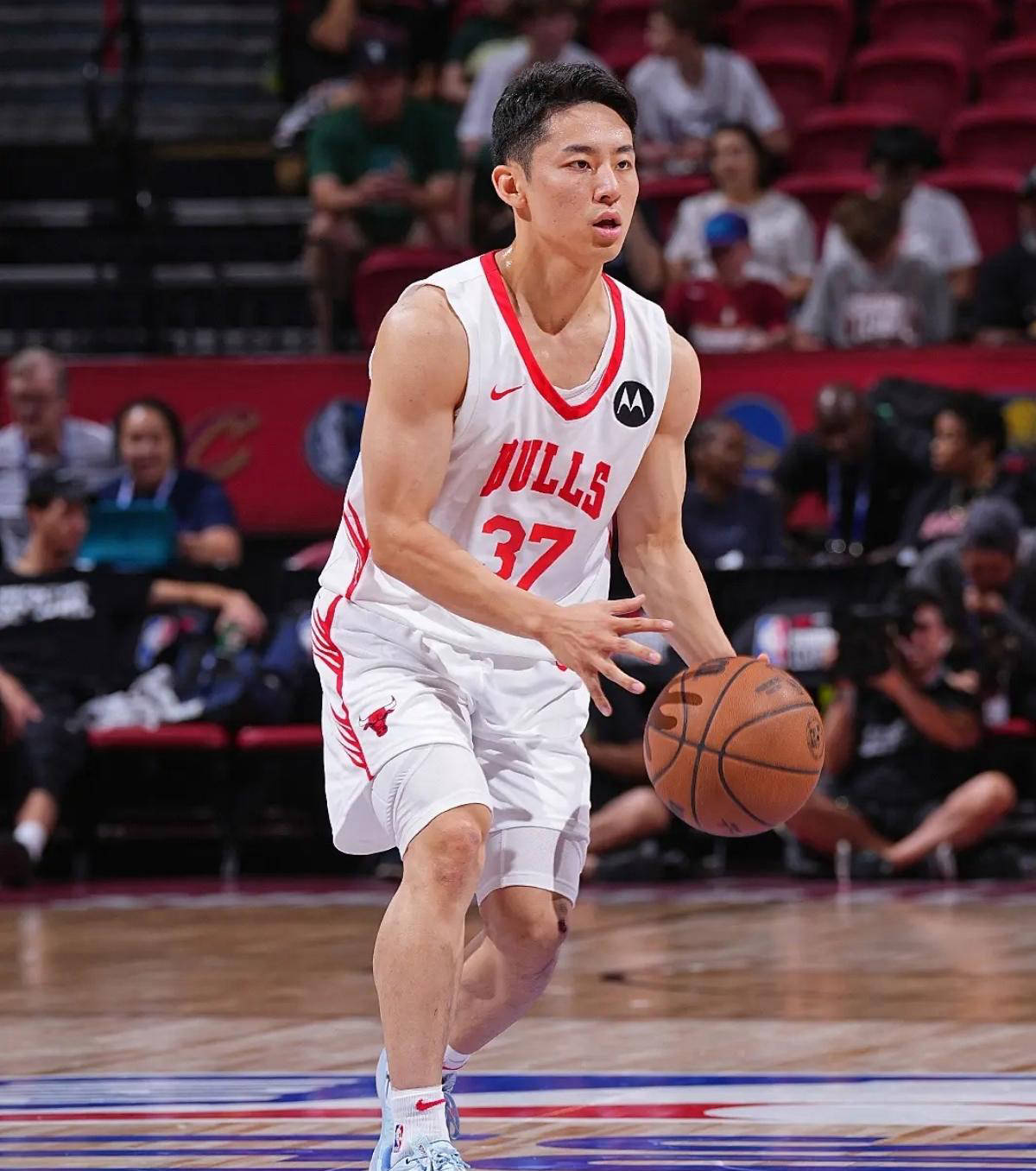 爱游戏-河村勇辉签约芝加哥公牛，草根逆袭重返NBA