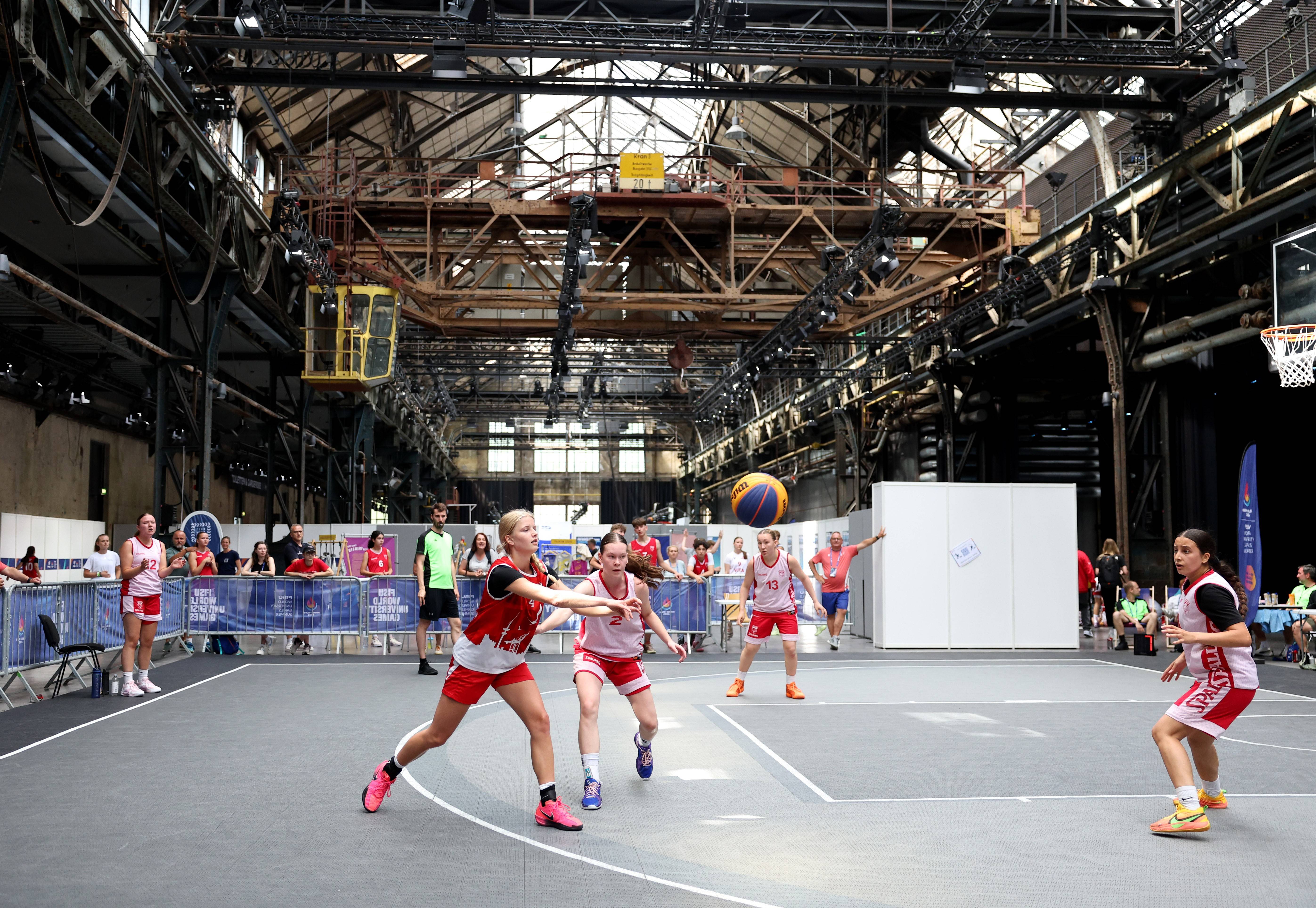 爱游戏体育首页-探访莱茵-鲁尔大运会三人篮球比赛场馆——“波鸿世纪厅”