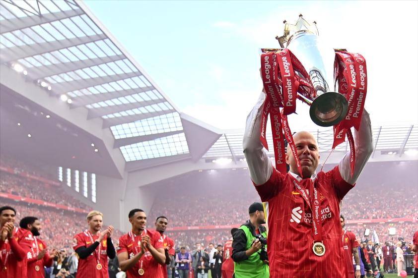 猜猜谁是英超冠军？拿下双榜一的红军无缘，曼城与蓝军才是真龙