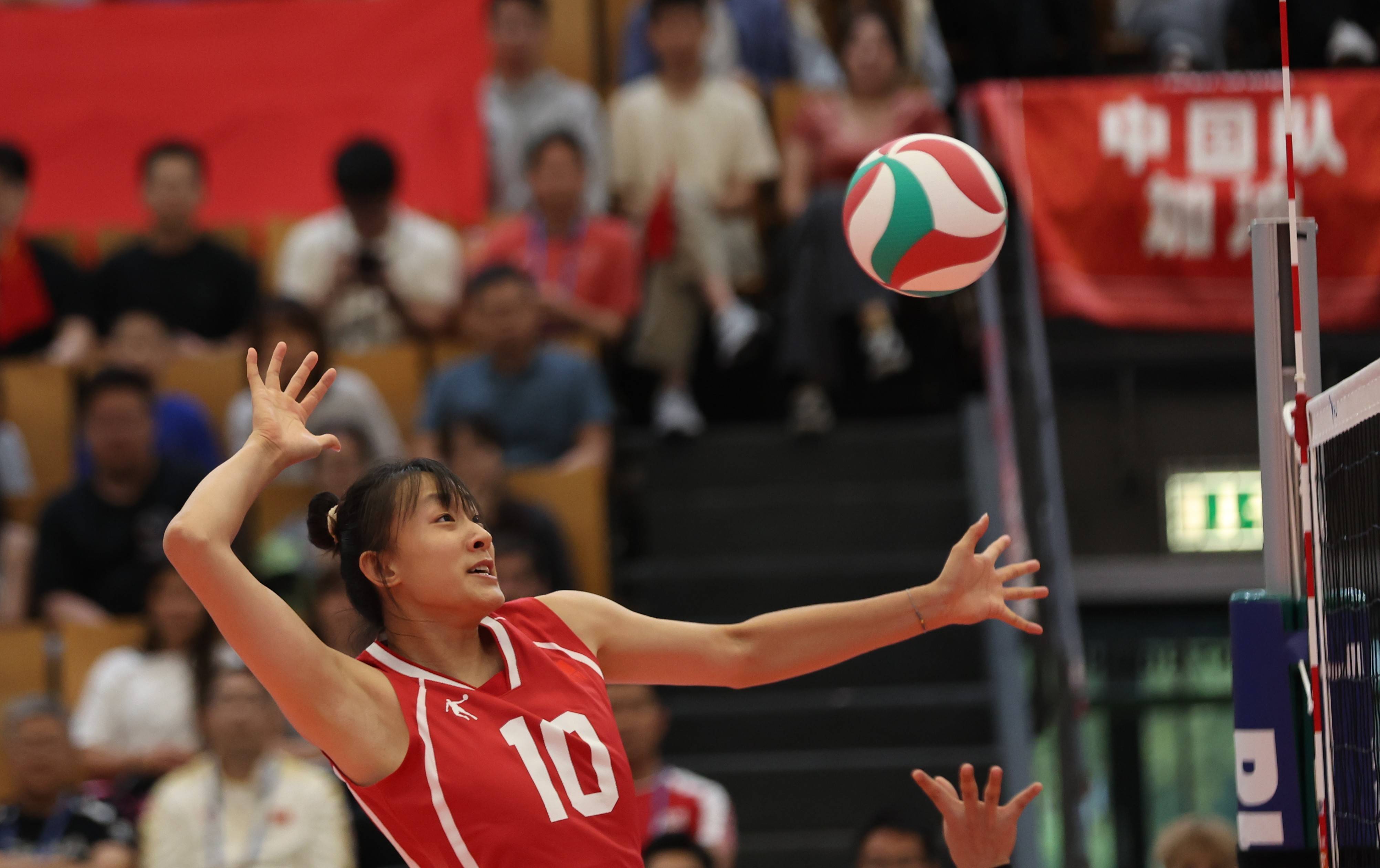 (体育)大运会——女排小组赛:中国队不敌德国队