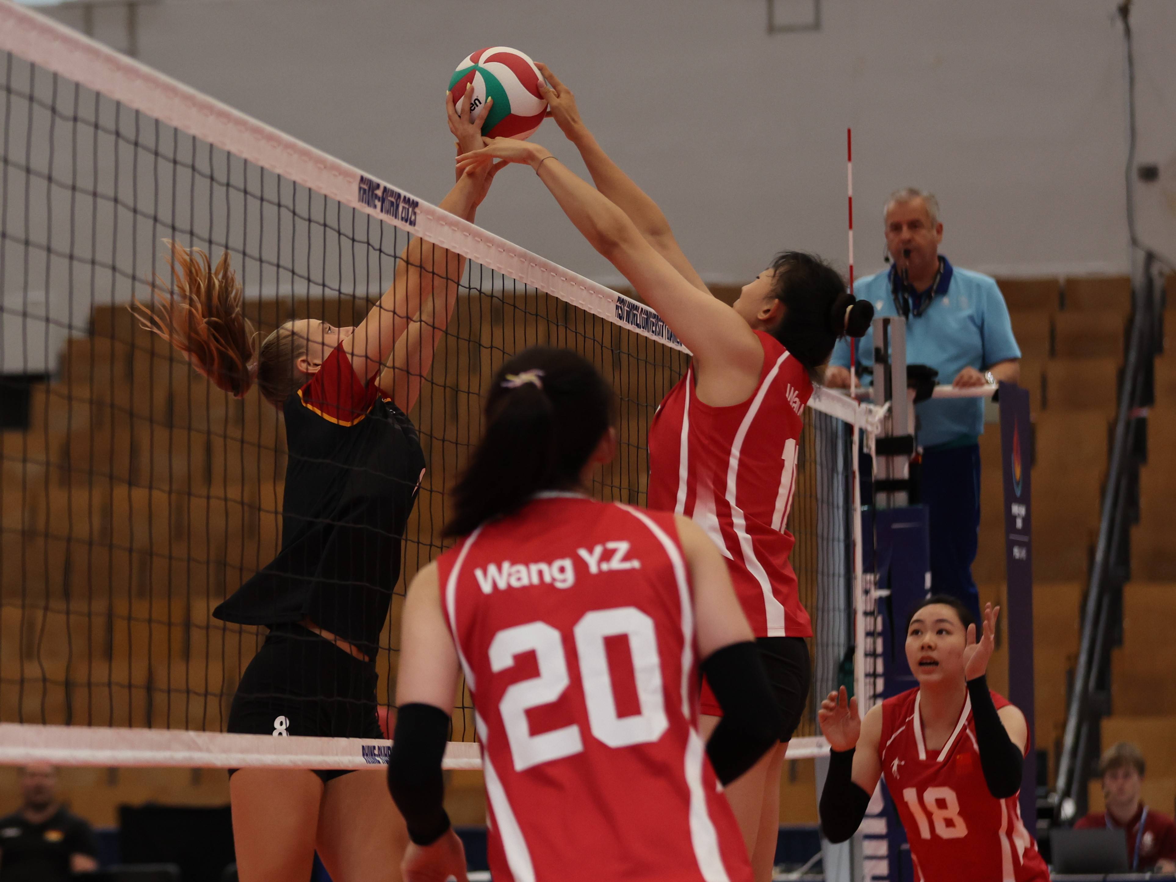 (体育)大运会——女排小组赛:中国队不敌德国队