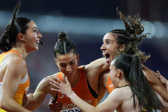 世界接力赛：西班牙队获女子4x400米接力冠军