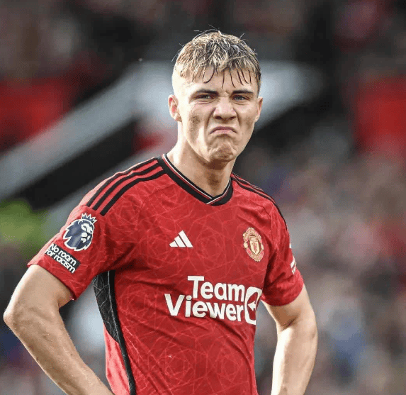 爱游戏-恭喜米兰！捡漏曼联天才！正值巅峰，未来可期，意甲争冠变天