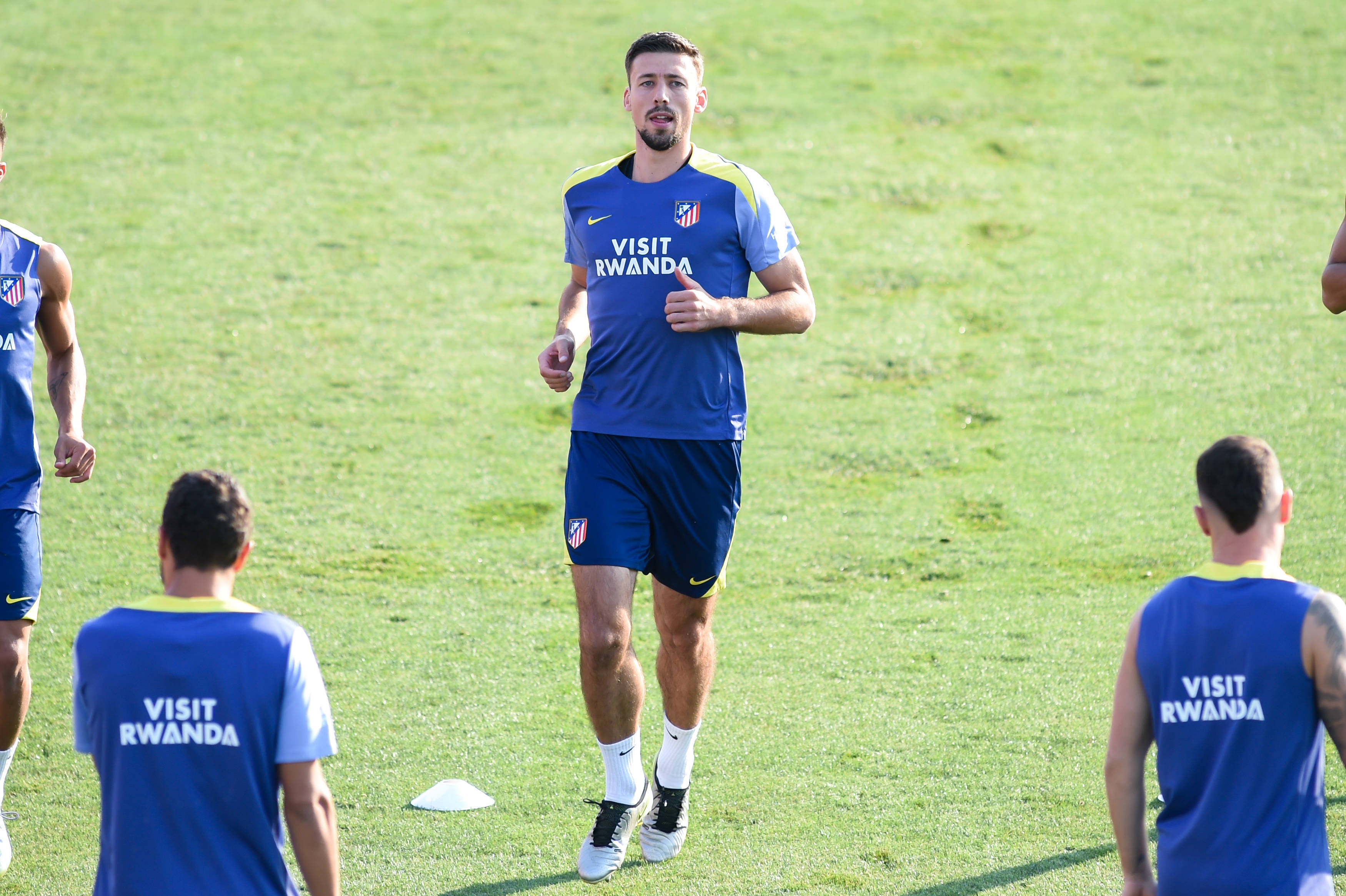 爱游戏体育-（体育）足球：马德里竞技一队备战新赛季