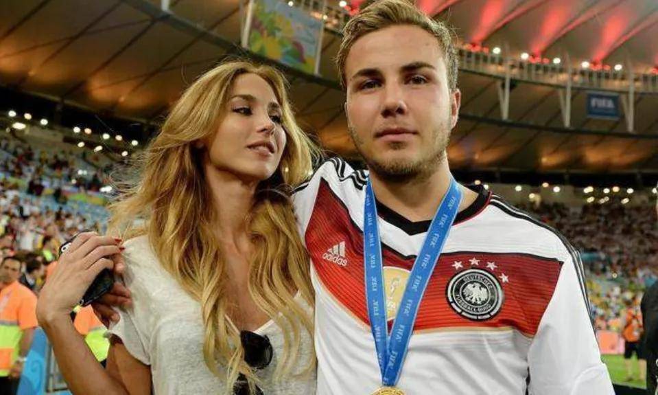 世界杯期间，谁是身材最火辣的球星太太？揭秘！