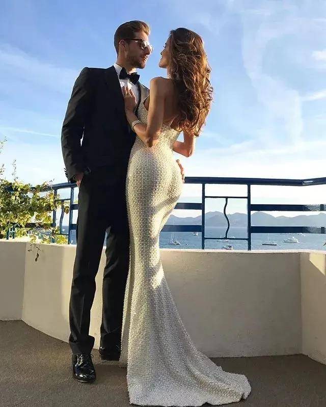 世界杯期间，谁是身材最火辣的球星太太？揭秘！