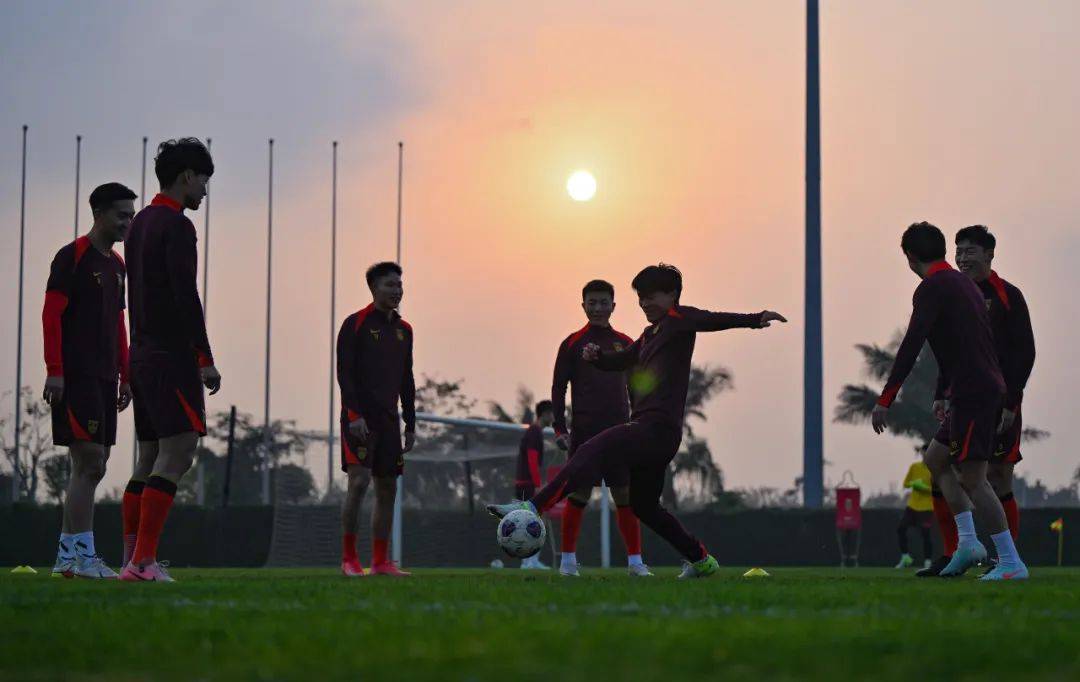 爱游戏体育app-国足“爽约”阿根廷乌拉圭幕后：世界杯冠军一路向东？ | 足球观察