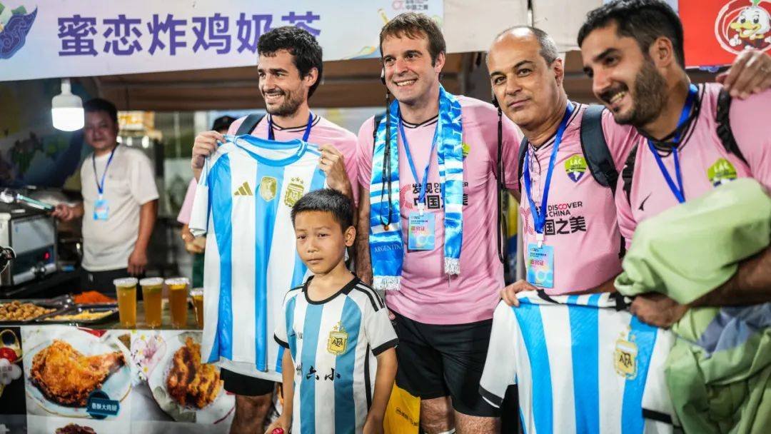 国足“爽约”阿根廷乌拉圭幕后：世界杯冠军一路向东？ | 足球观察