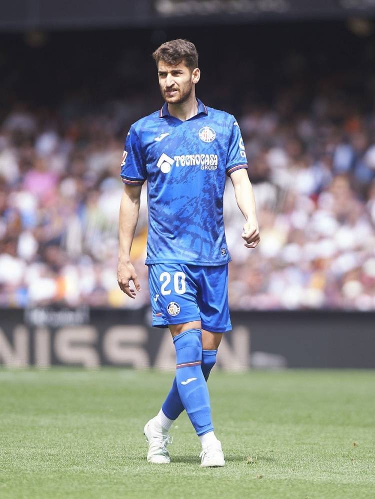 爱游戏体育-迪马：维罗纳即将签下西班牙中场耶鲁-圣地亚哥与后卫乌奈-努涅斯